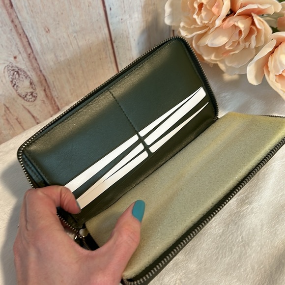 NWOT Everlane The Slim Zip Wallet - Picture 4 of 11